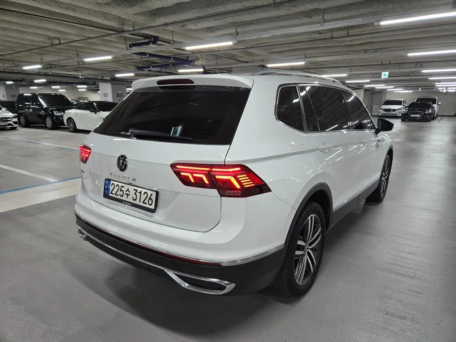 Volkswagen Tiguan — фото 9
