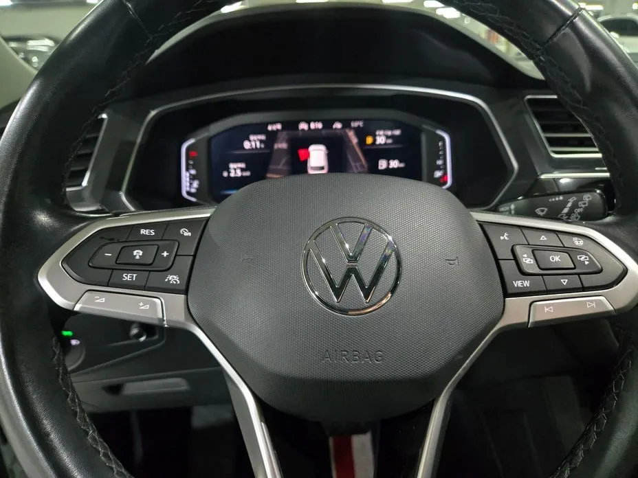 Volkswagen Tiguan — фото 7