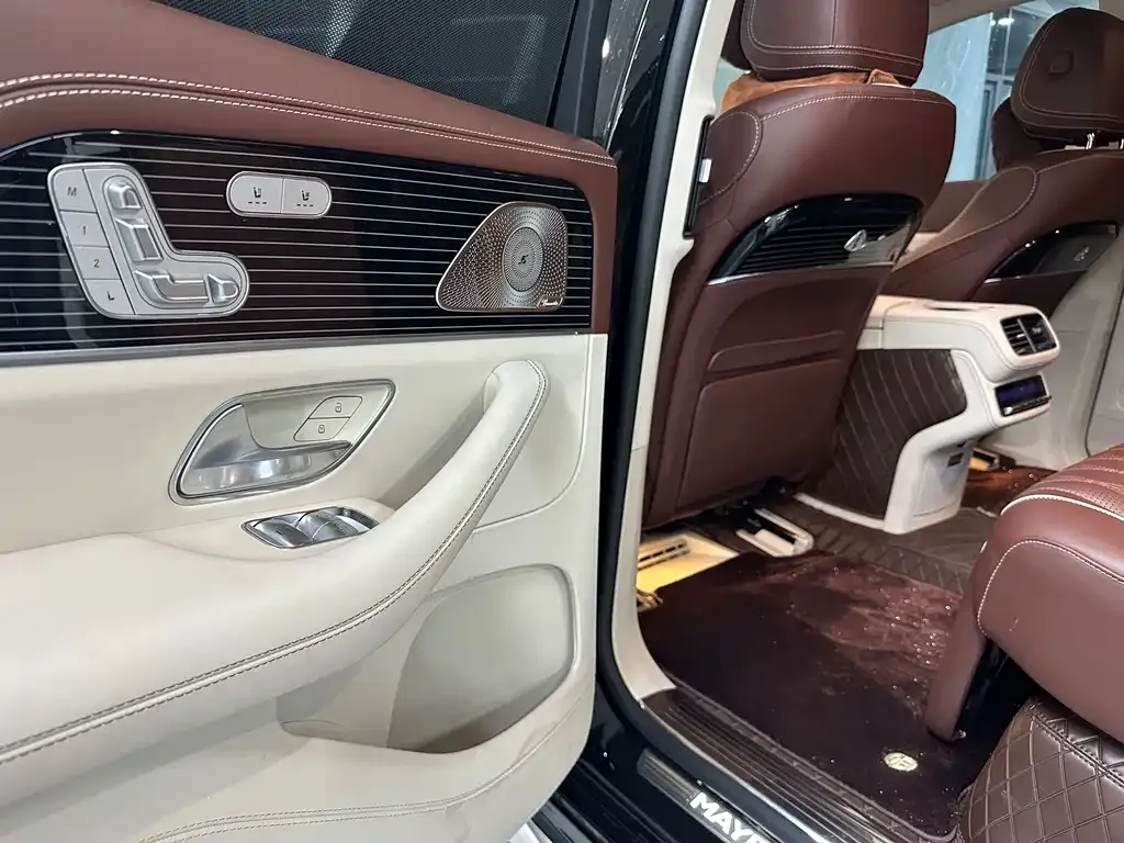 Mercedes-Benz GLS — фото 7