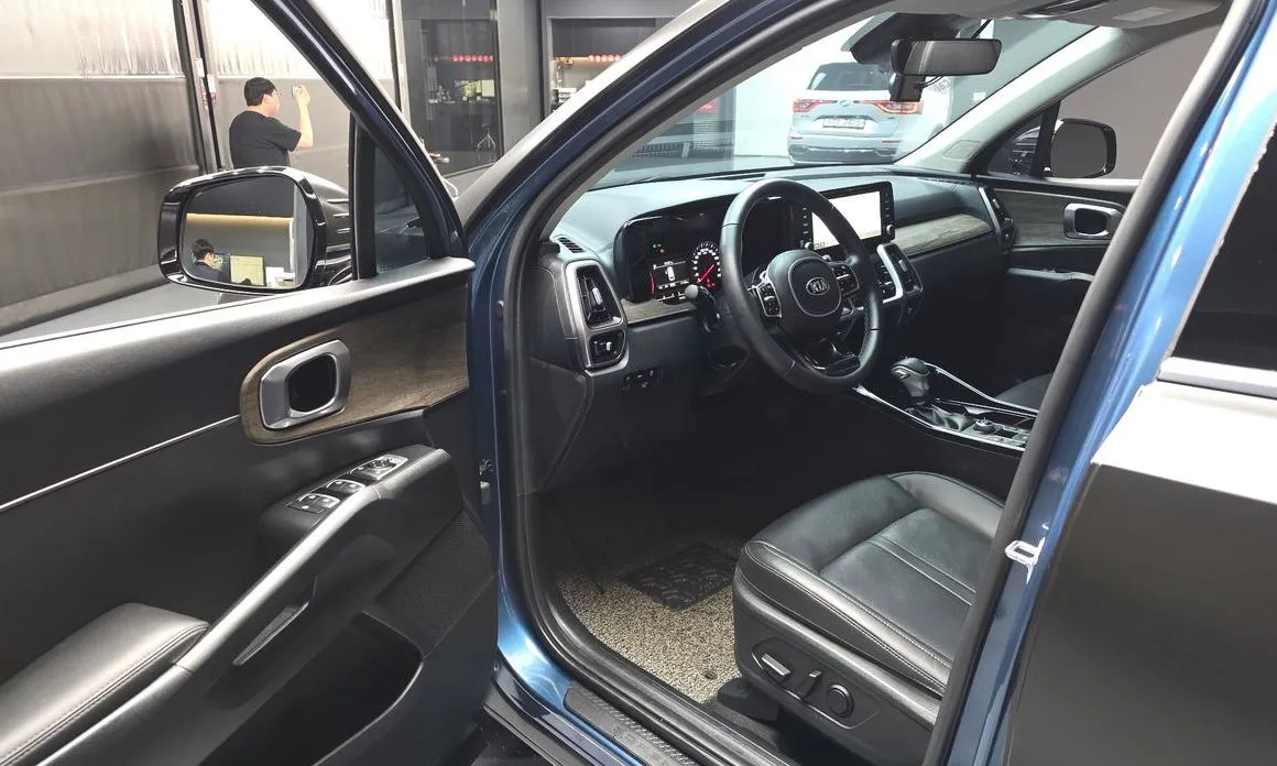 Kia Sorento — фото 10