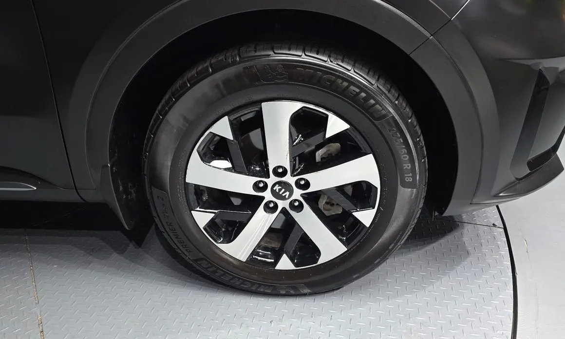 Kia Sorento — фото 9
