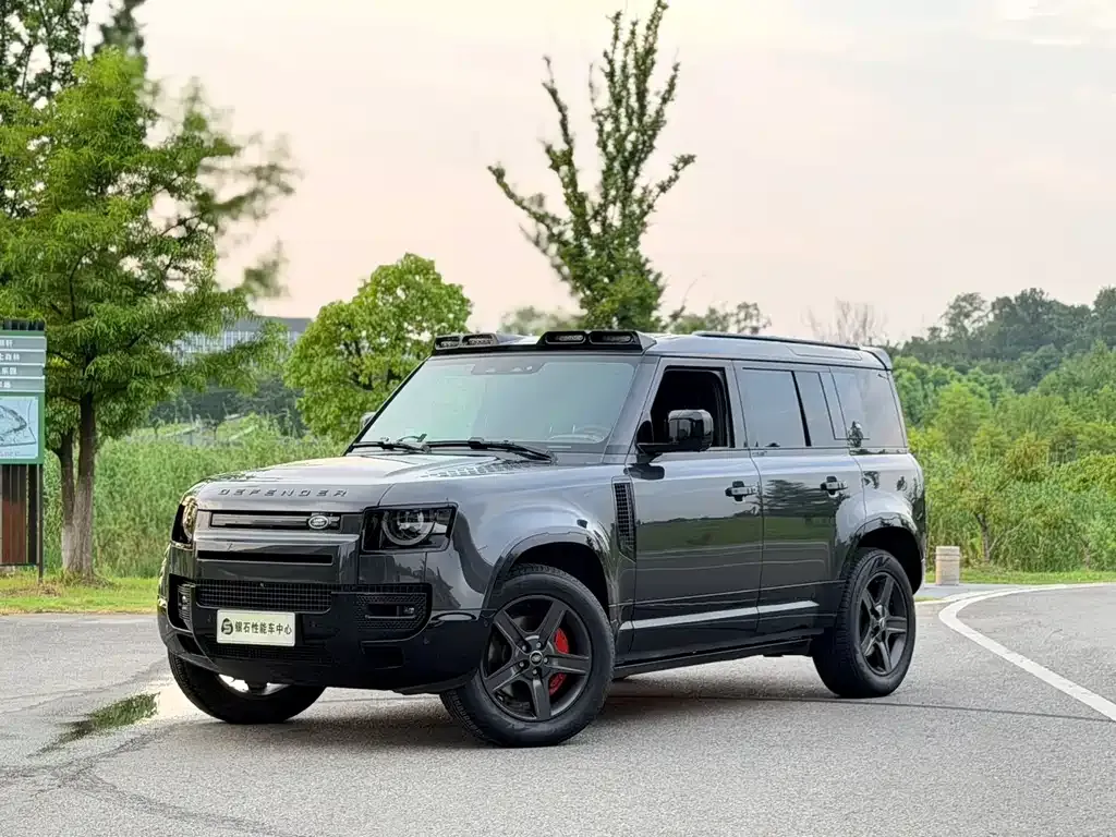 Land Rover Defender — фото 1
