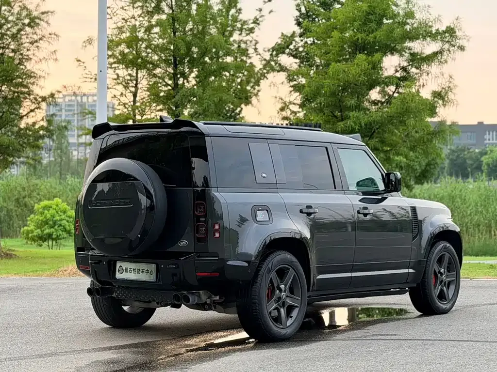 Land Rover Defender — фото 10