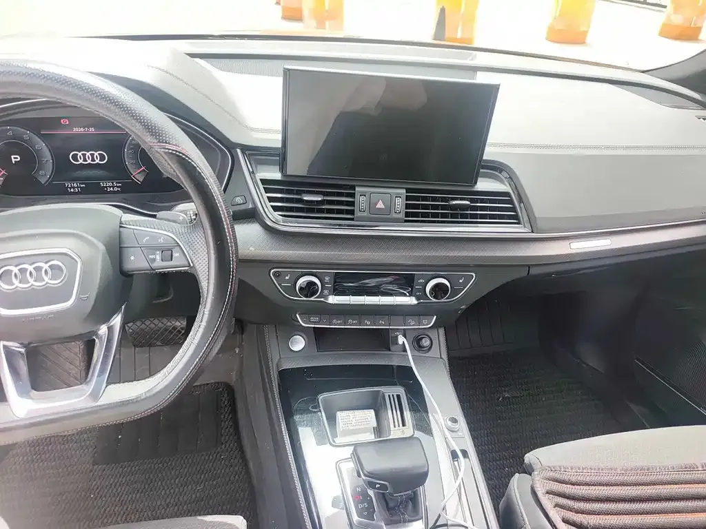 Audi Q5L Sportback — фото 5