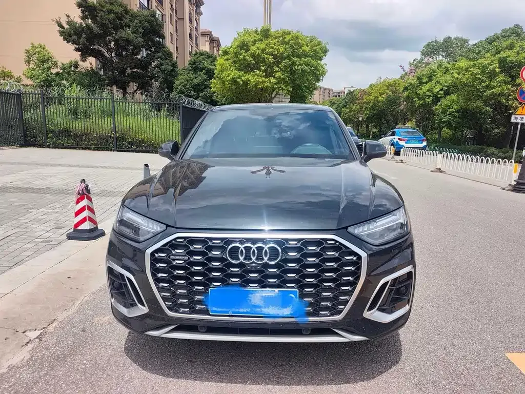 Audi Q5L Sportback — фото 10