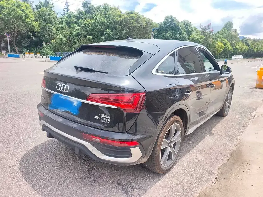 Audi Q5L Sportback — фото 4