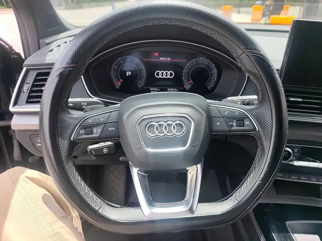 Audi Q5L Sportback — фото 9