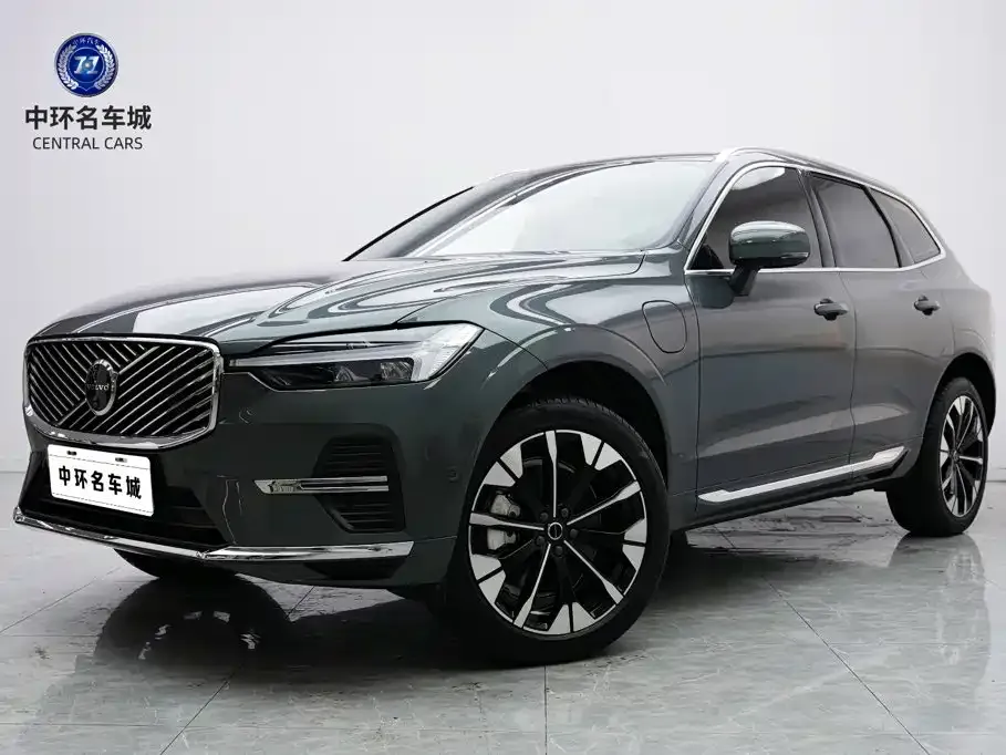 Volvo XC60 PHEV — фото 1