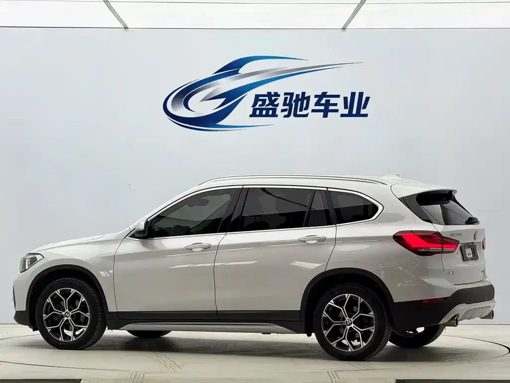 BMW X1 — фото 10