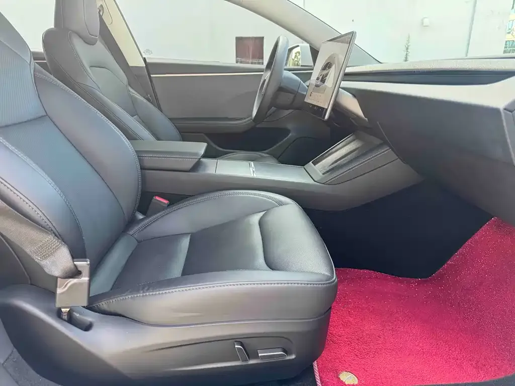 Tesla Model 3 — фото 3