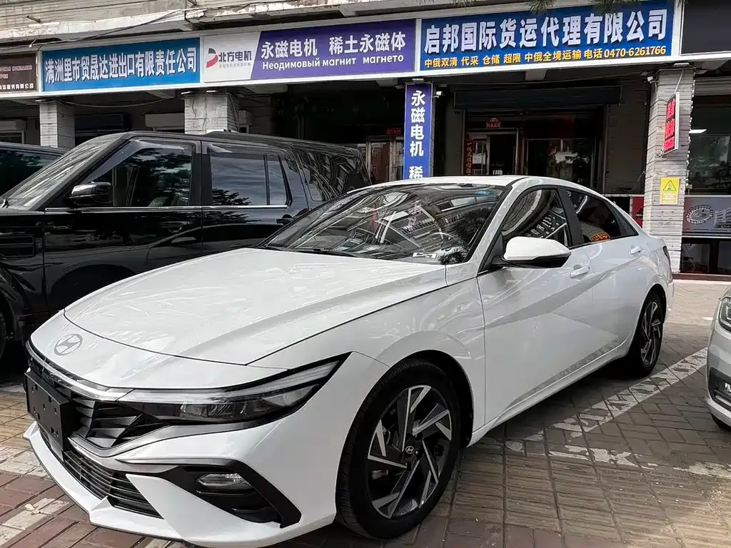 Hyundai Elantra — фото 9