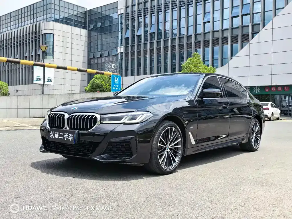 BMW 5 Series — фото 1