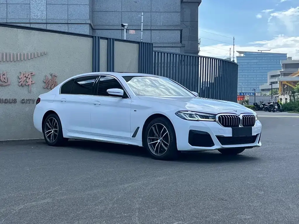 BMW 5 Series — фото 2