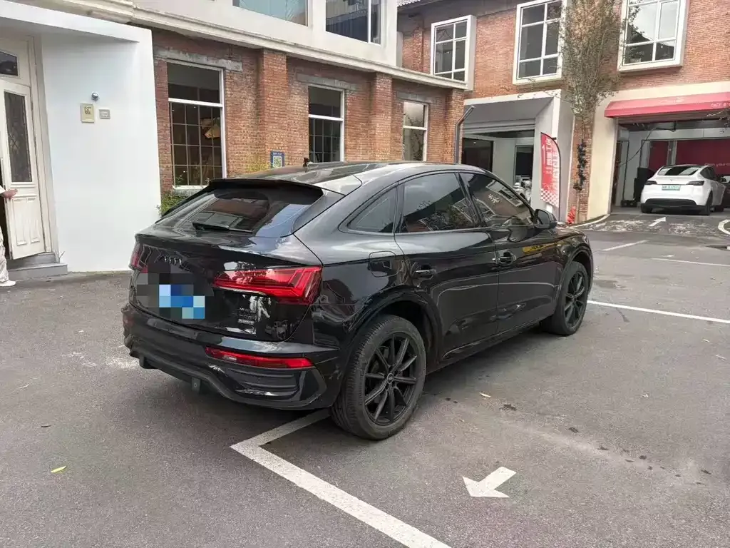 Audi Q5L Sportback — фото 9