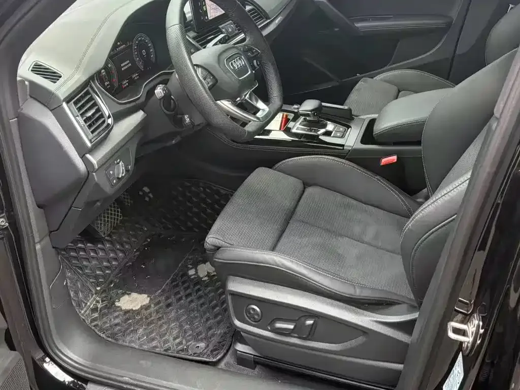 Audi Q5L Sportback — фото 3