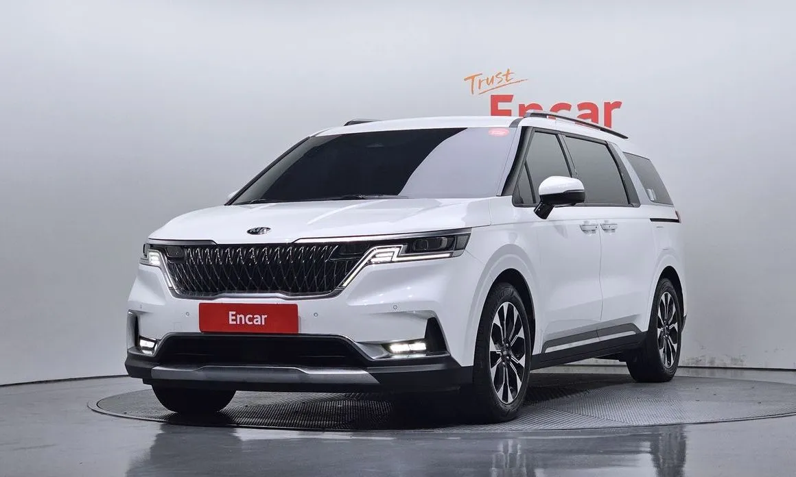 Kia Carnival — фото 1