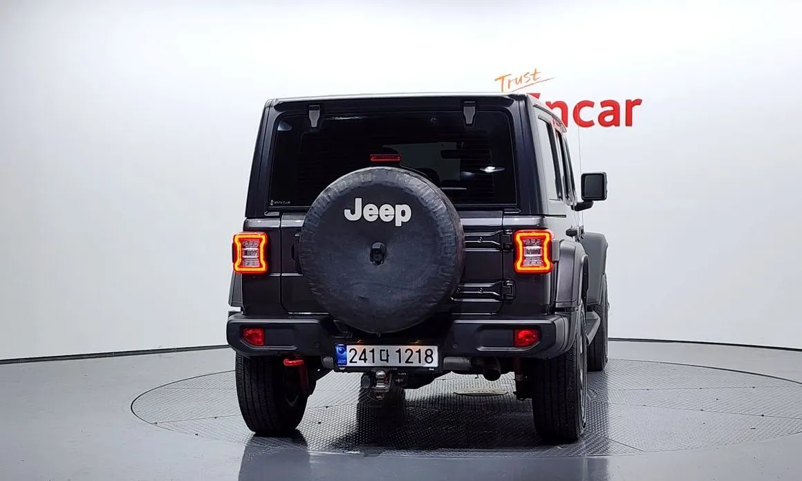 Jeep Wrangler — фото 5