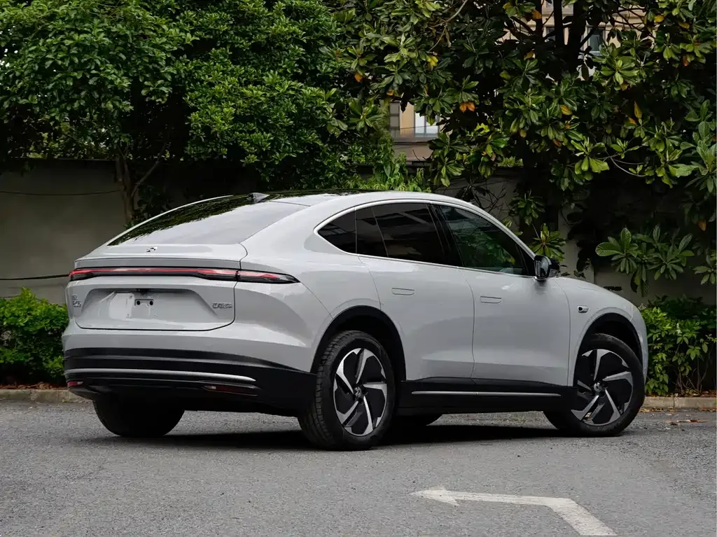 NIO EC6 — фото 10