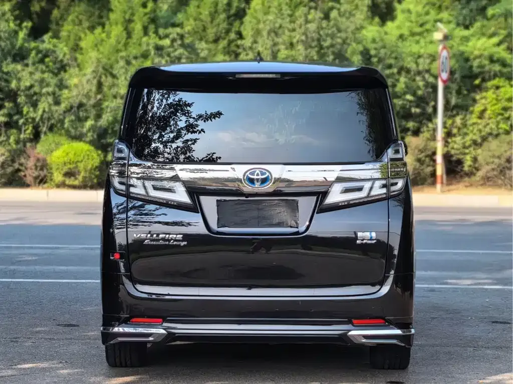Toyota Vellfire — фото 4