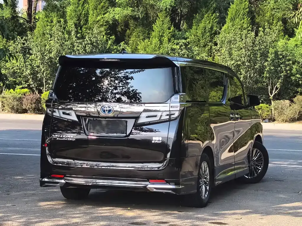 Toyota Vellfire — фото 3