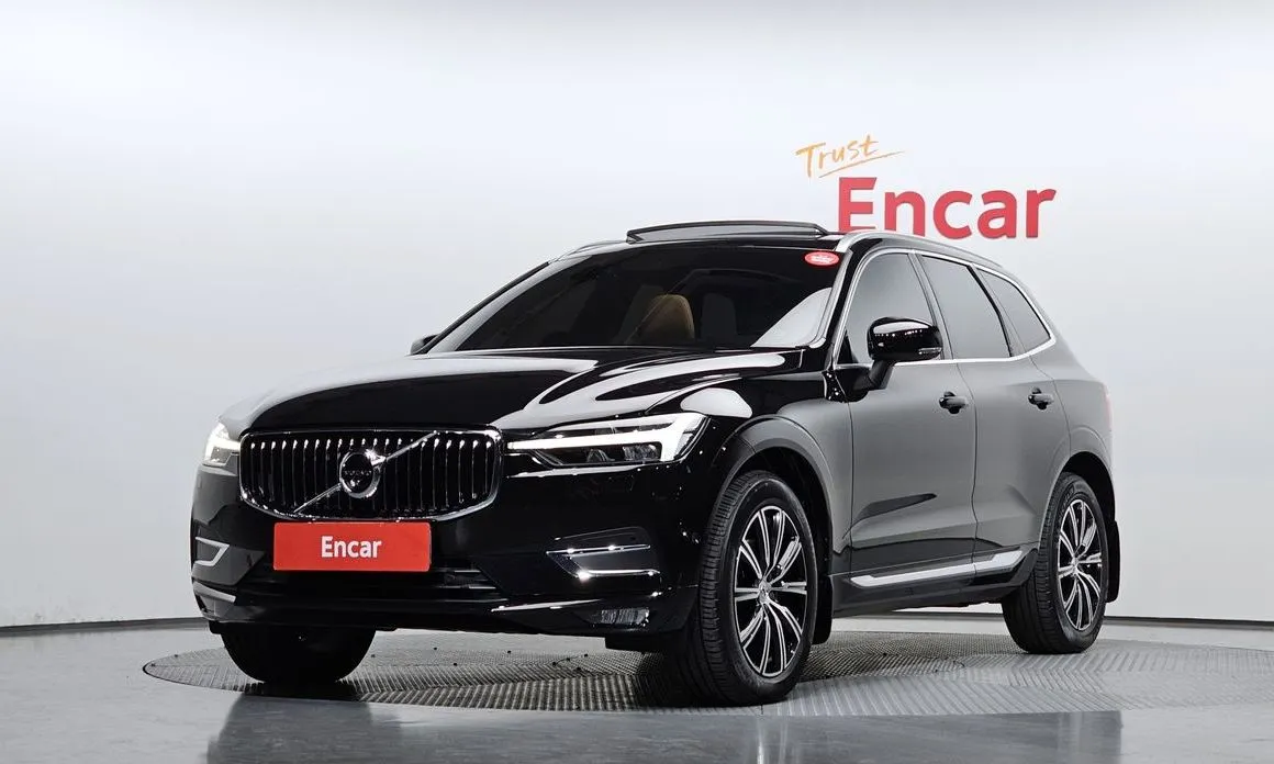 Volvo XC60 — фото 1