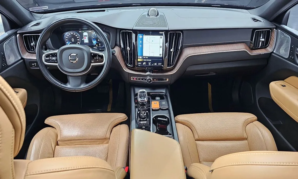 Volvo XC60 — фото 9