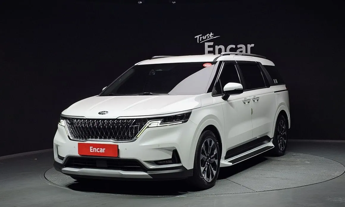Kia Carnival — фото 1