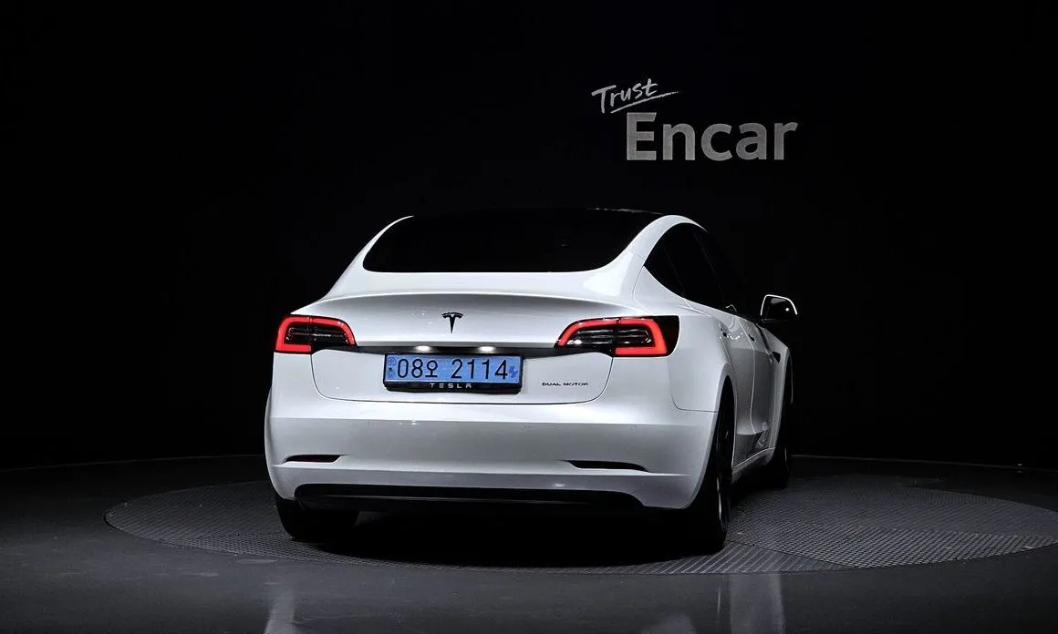 Tesla Model 3 — фото 2