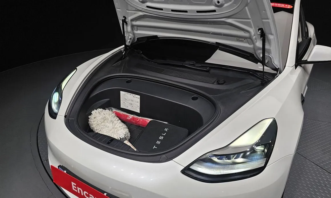 Tesla Model 3 — фото 10