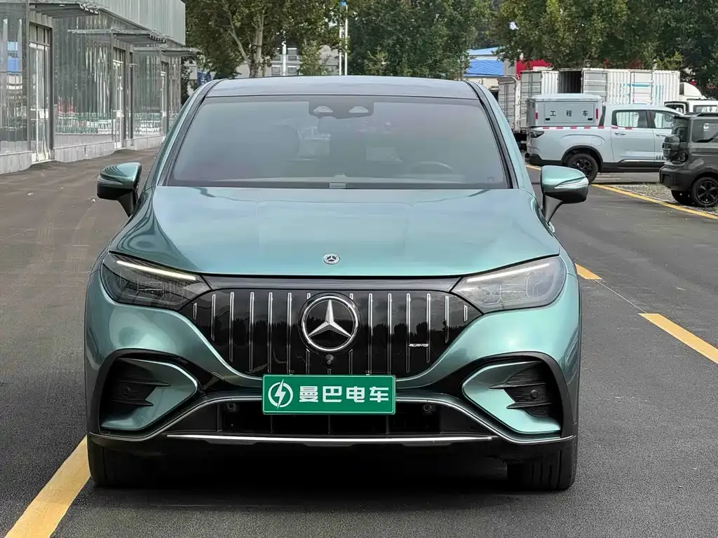 Mercedes-Benz EQE SUV — фото 7