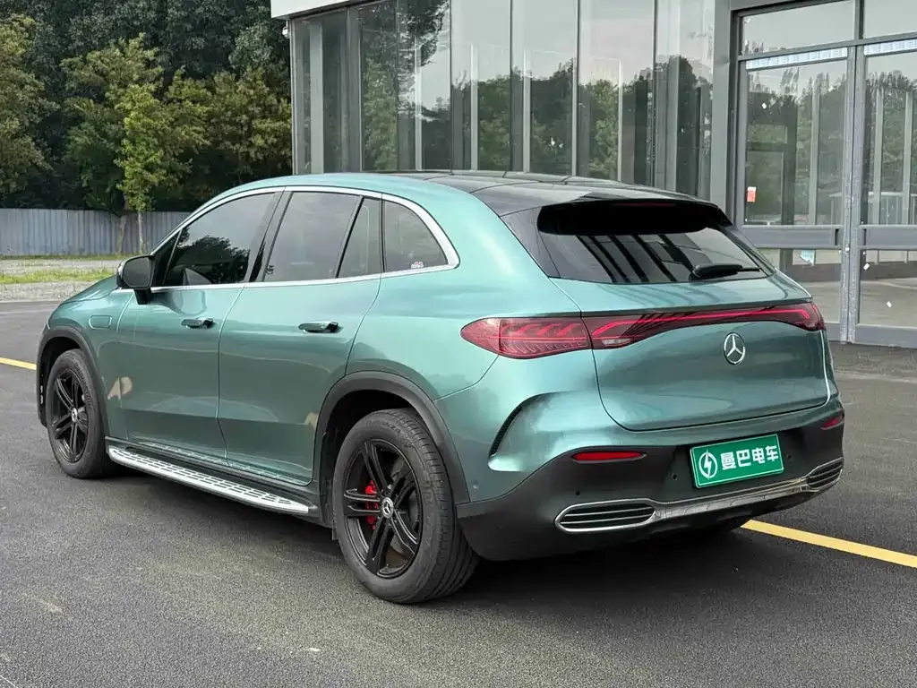 Mercedes-Benz EQE SUV — фото 9