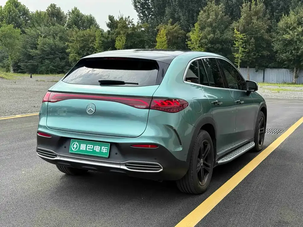 Mercedes-Benz EQE SUV — фото 10