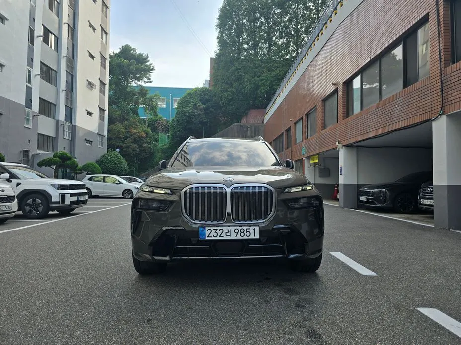 BMW X7 — фото 2