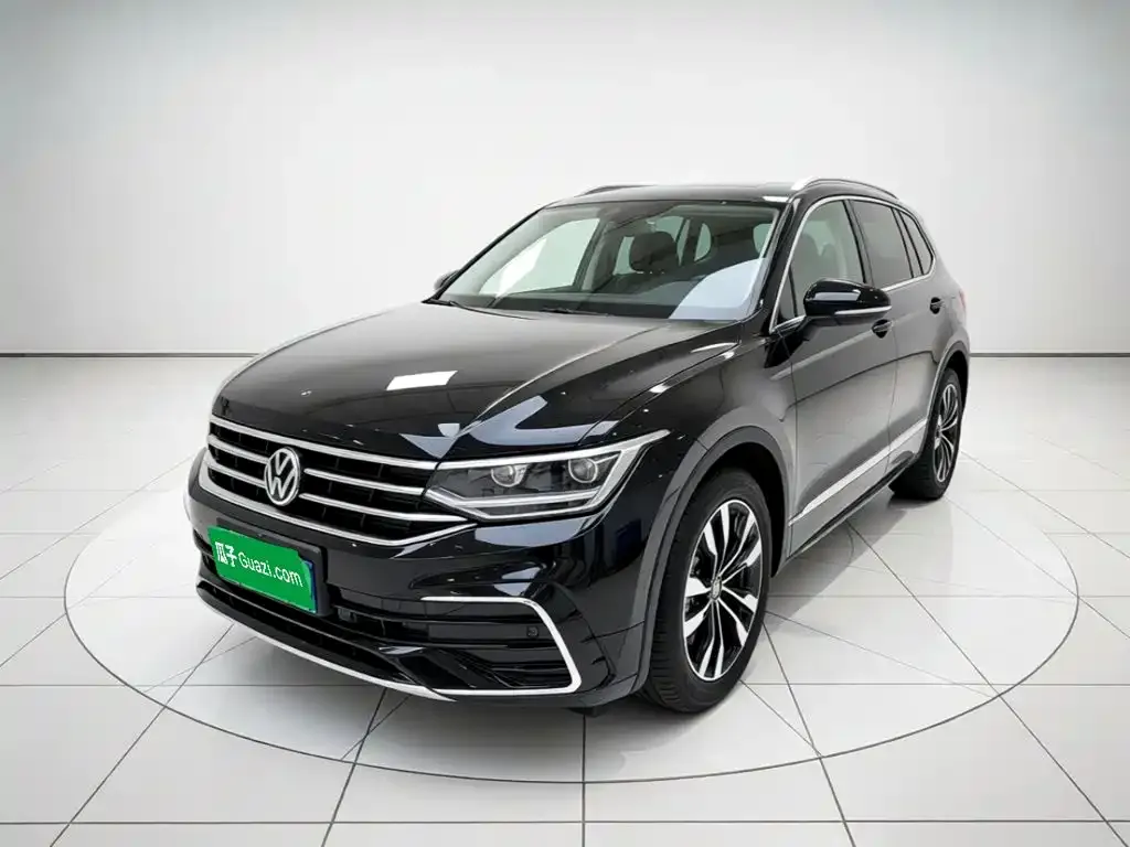 Volkswagen Tiguan L — фото 1
