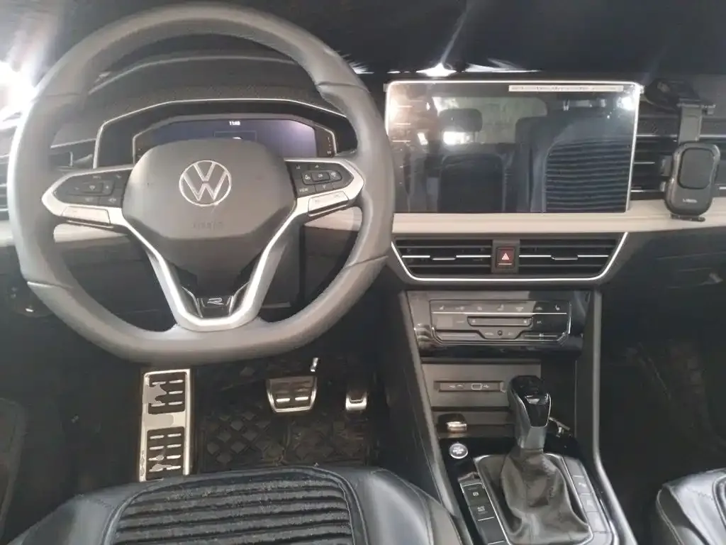 Volkswagen Tiguan L — фото 6
