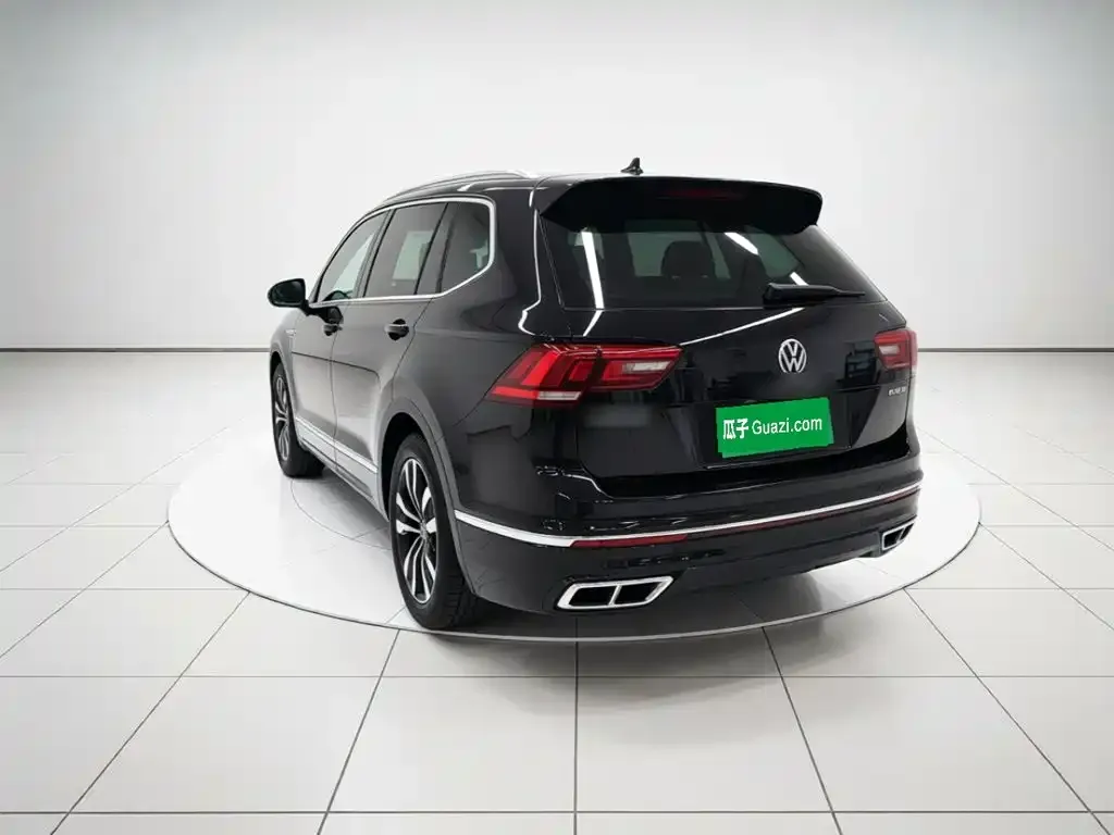 Volkswagen Tiguan L — фото 3