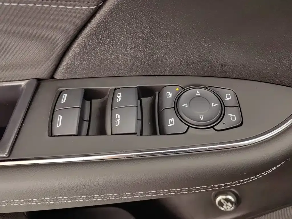 Buick Envision Plus — фото 10