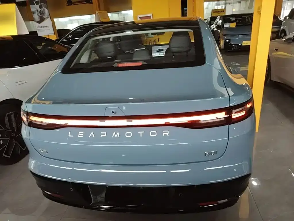 Leapmotor B01 — фото 10