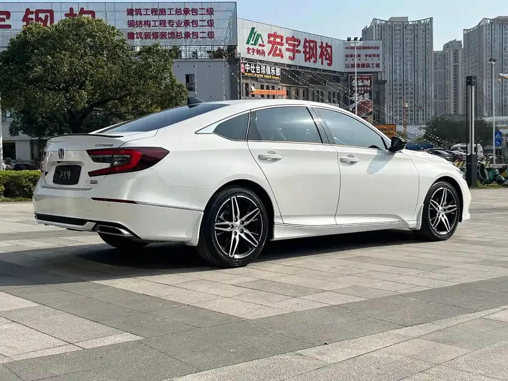 Honda Accord — фото 10