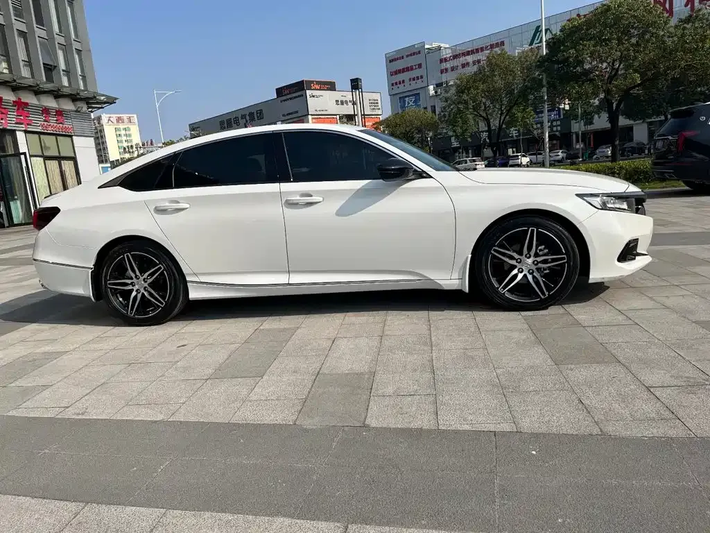 Honda Accord — фото 7
