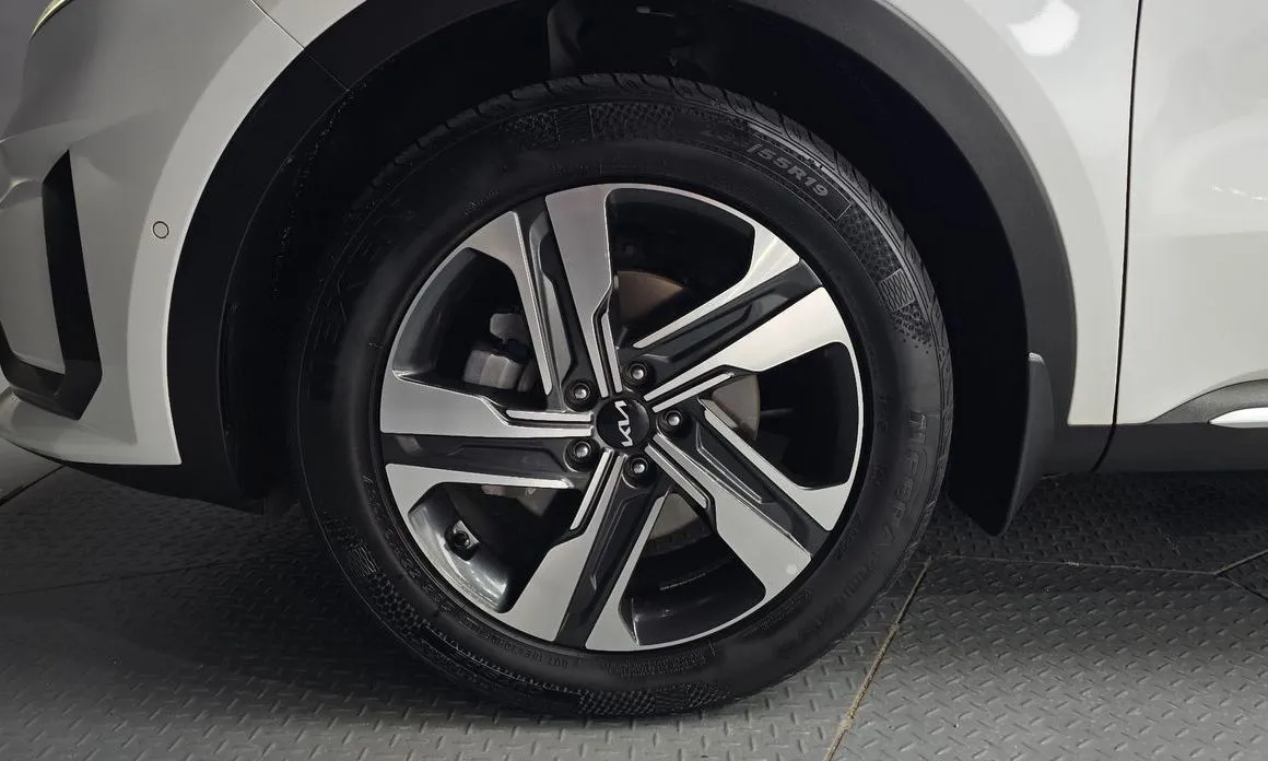 Kia Sorento — фото 8