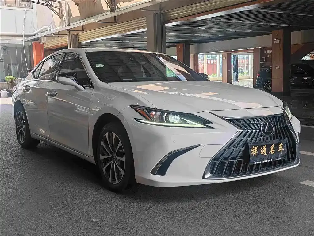 Lexus ES — фото 10