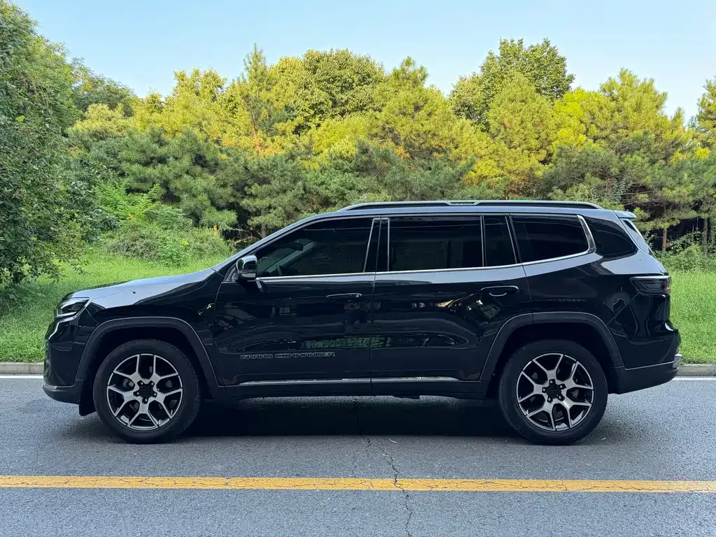 Jeep Grand Commander — фото 7