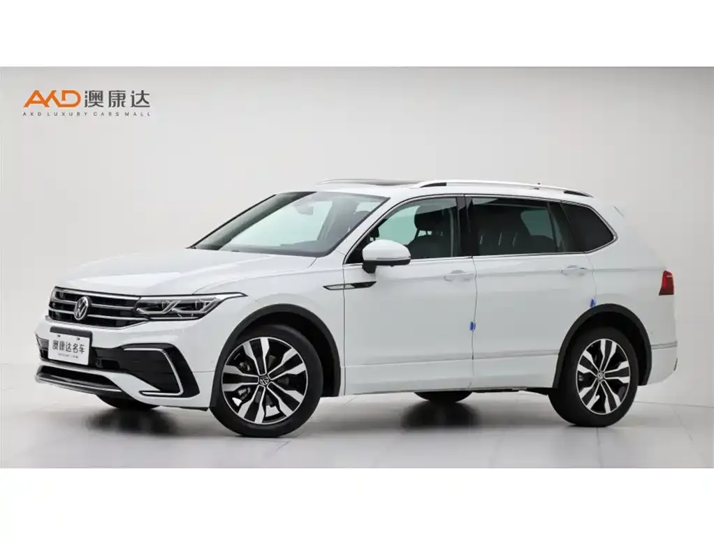 Volkswagen Tiguan L — фото 1