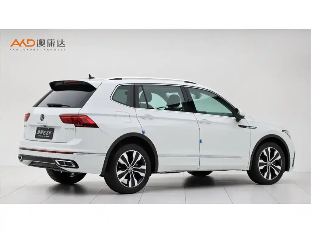 Volkswagen Tiguan L — фото 3