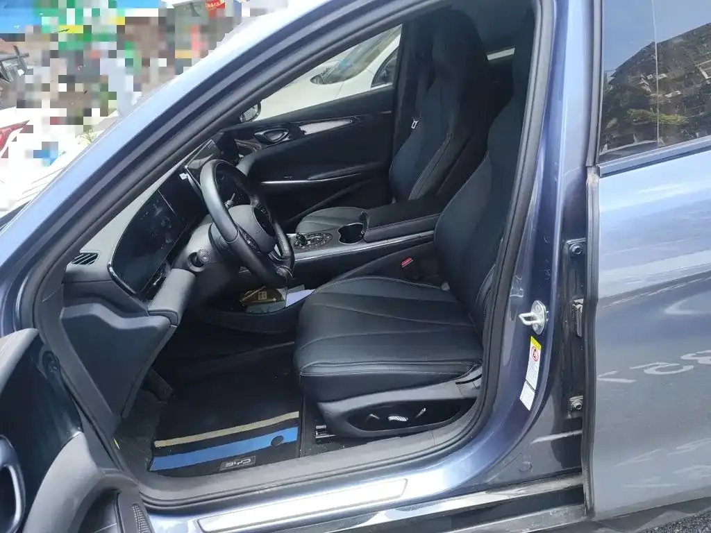 BYD Seal — фото 10