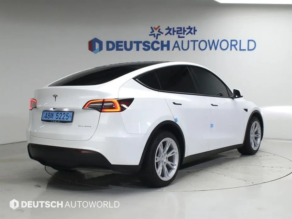 Tesla Model Y — фото 2