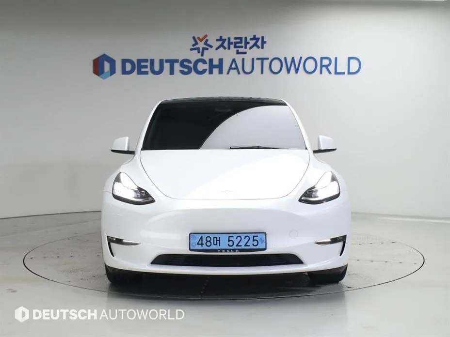 Tesla Model Y — фото 8
