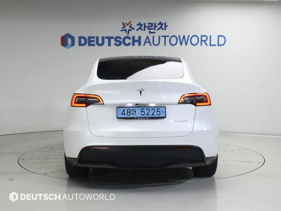 Tesla Model Y — фото 5