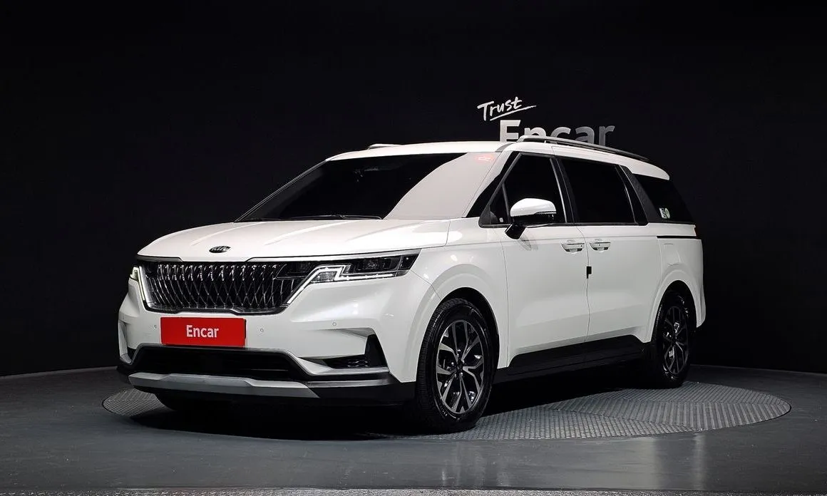 Kia Carnival — фото 1